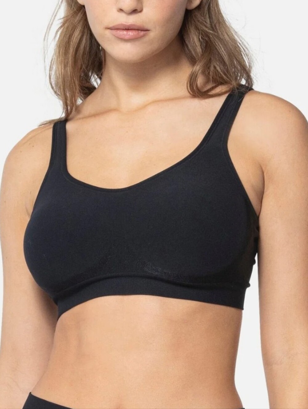 NWT Underoutfit The Comfort Shaping Bra